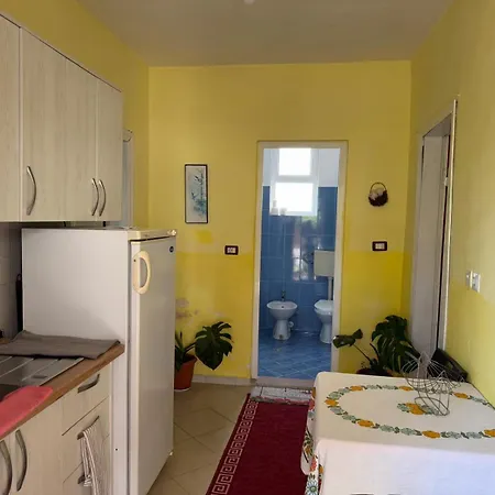 Bushi Rooms- Garden And Free Parking Near Affittacamere *