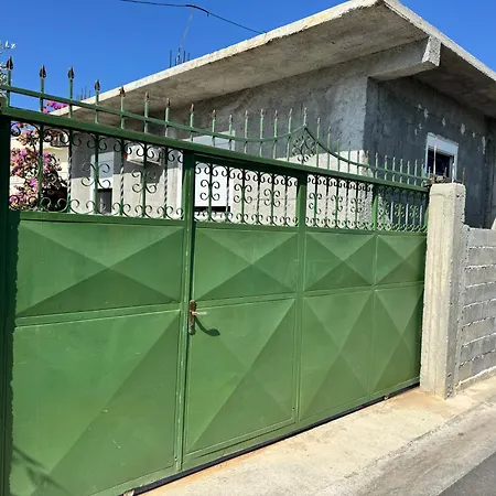 Gasthof Bushi Rooms- Garden And Free Parking Near Durrës