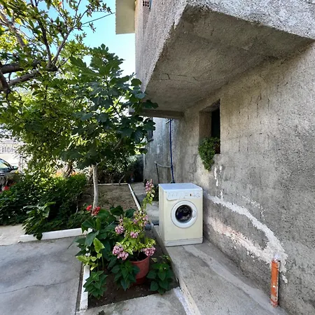 Bushi Rooms- Garden And Free Parking Near * Durrës